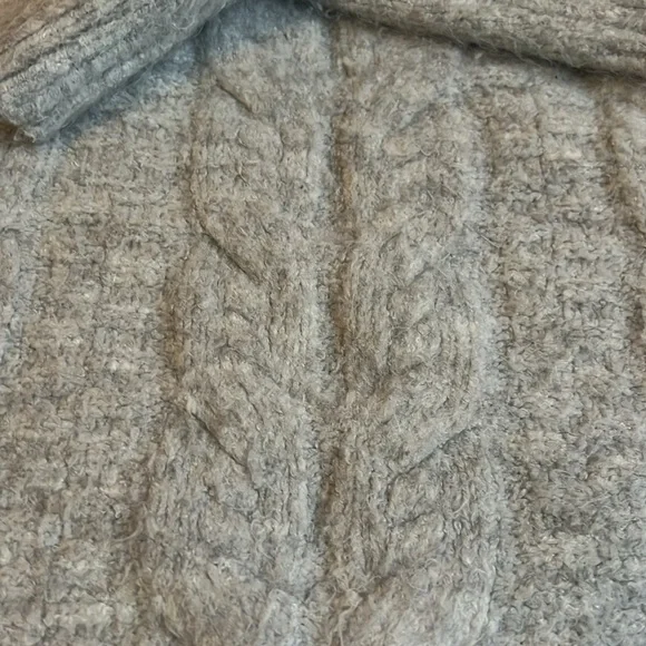 AKIRA light gray women’s turtleneck sweater medium - Picture 4 of 7